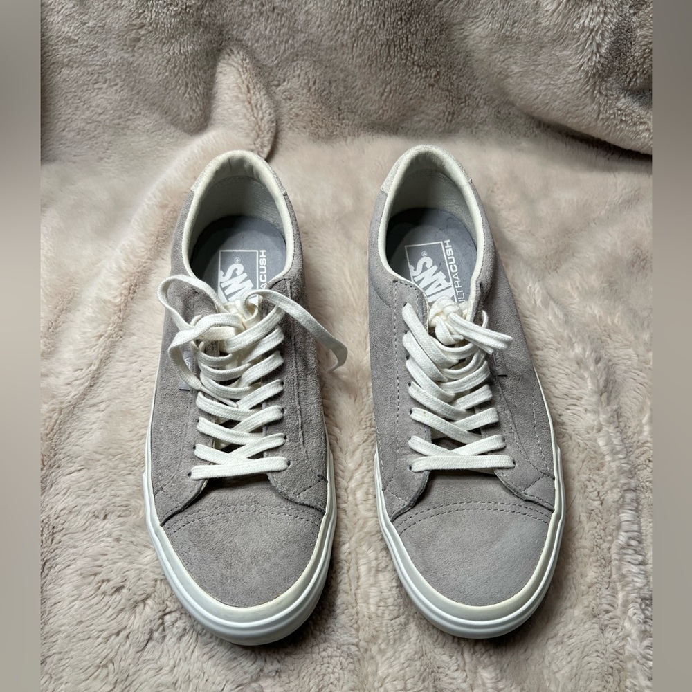 Vans Gray flats ultra cushion Mens size 6.5 or Womens size 8